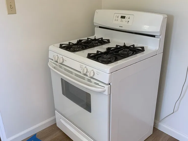 358 Bard St — Photo 18
