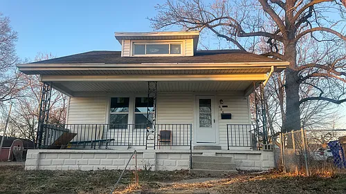 608 W Monroe St Photo 1