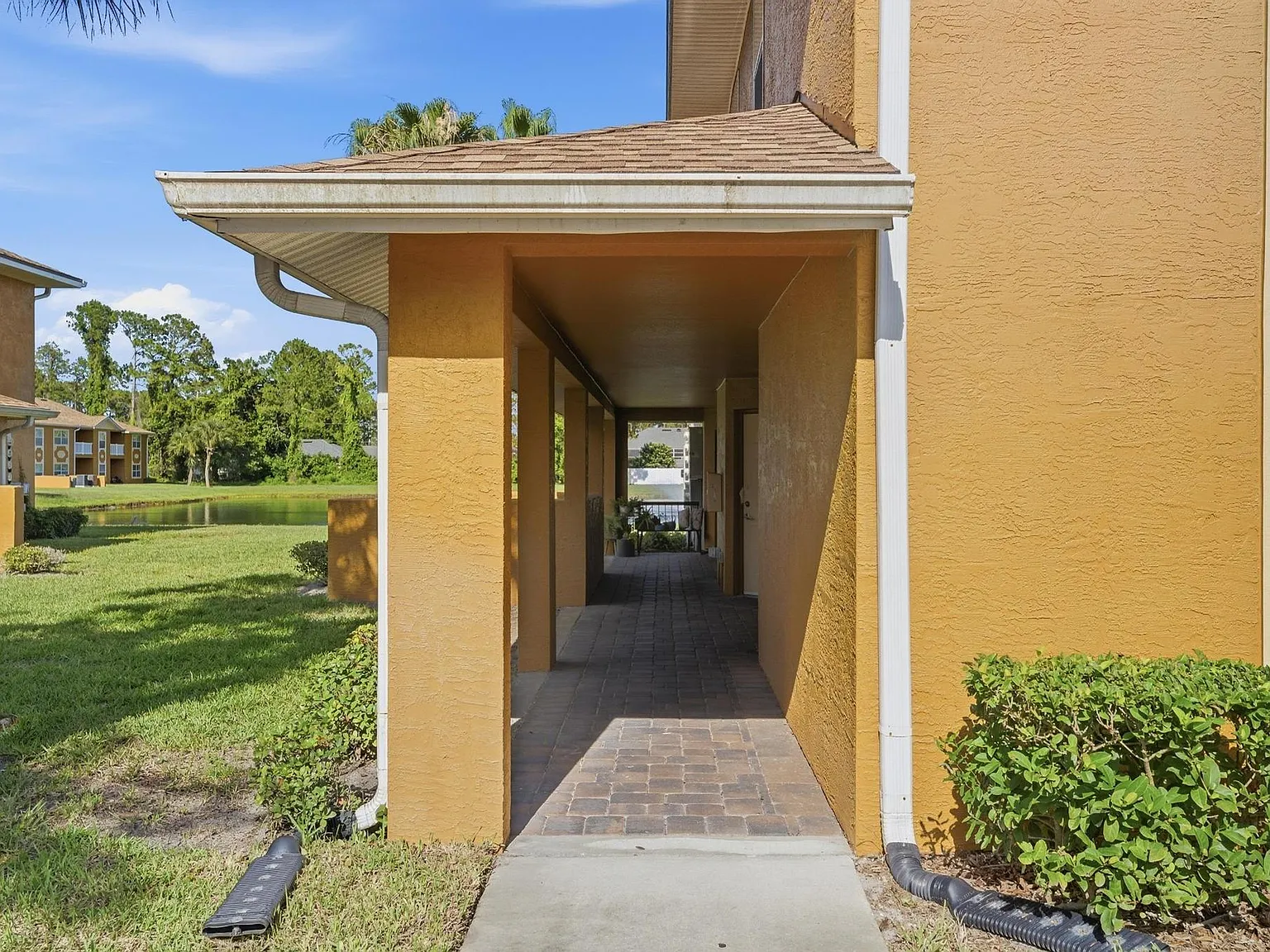 2 bed, 1035 sqft, $1,275 — Photo 3