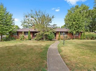 429 Springdale Dr, Belleville, IL