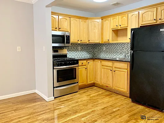 Rented by Batra Group Inc | media 2