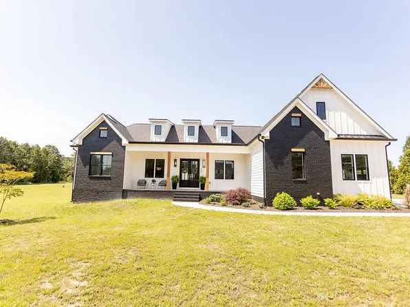 15 Magnolia Ln, Youngsville, NC 27596