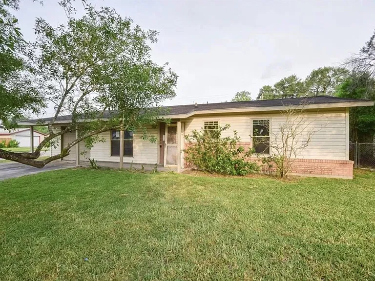 1919 Oklahoma St — Photo 1