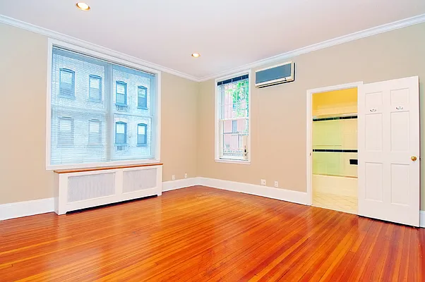 Rented by City Connections Realty | media 33