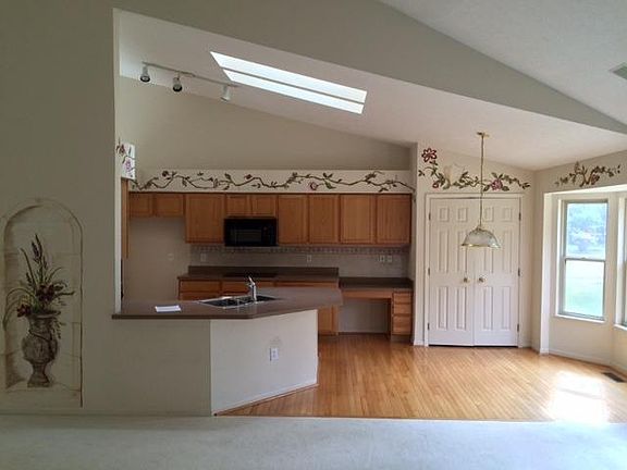 5th image of 11993 Brookway Dr