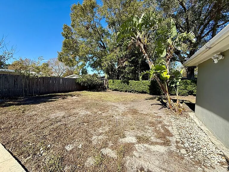 3944 E Eden Roc Cir — Photo 27