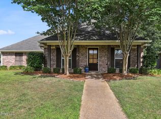 128 W Pinebrook Dr, Brandon, MS 39047