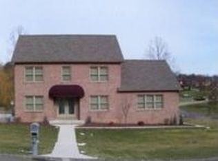 25 Holly Ln, Uniontown, PA 15401