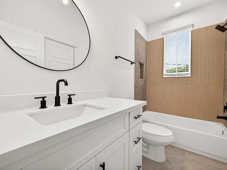328 Neyland St — Photo 18