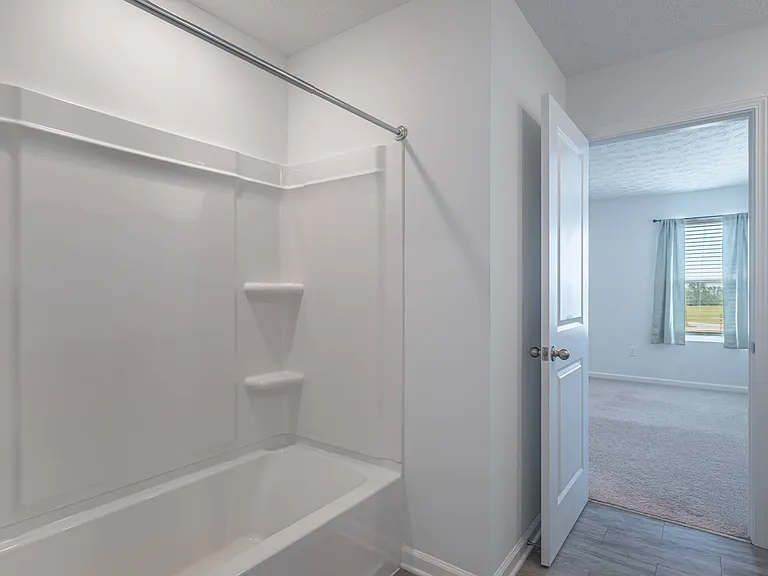 4000 Summit Ct — Photo 16
