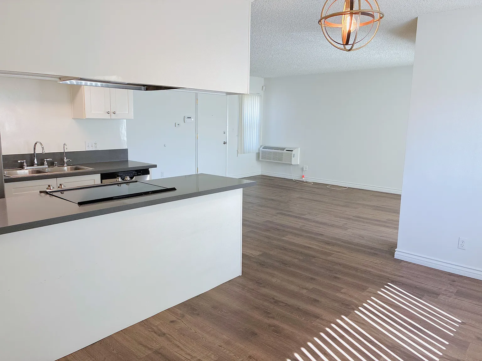 1 bed, 800 sqft, $2,050 — Photo 4