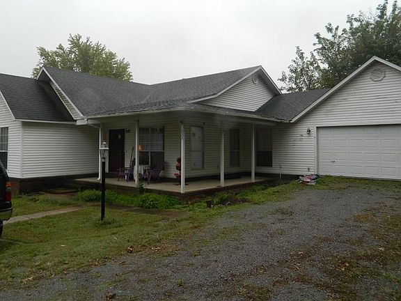 2nd image of 233 Fochtman St
