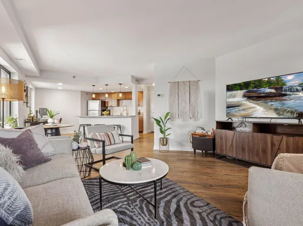 20 2nd St NE Unit P2202, Minneapolis, MN 55413