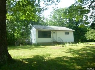 27 Woods Rd, Shawangunk, NY 12566