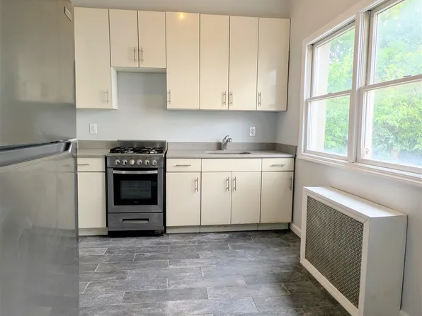 150 Mallory Ave, Jersey City, NJ 07304