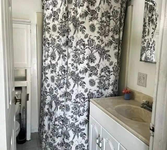 3/4 Bathroom
