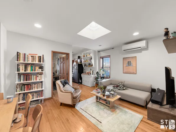 564a Monroe Street image 1 of 7