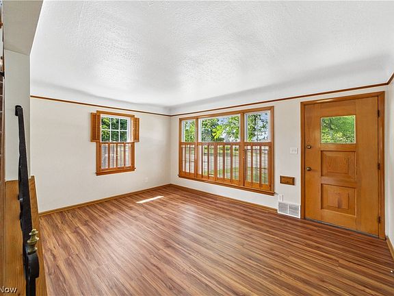 5th image of 3115 Klusner Ave