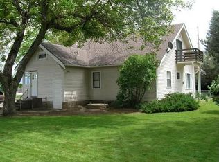 305 Hanley Rd, Central Point, OR 97502