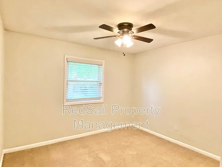 101 Basswood Dr — Photo 14