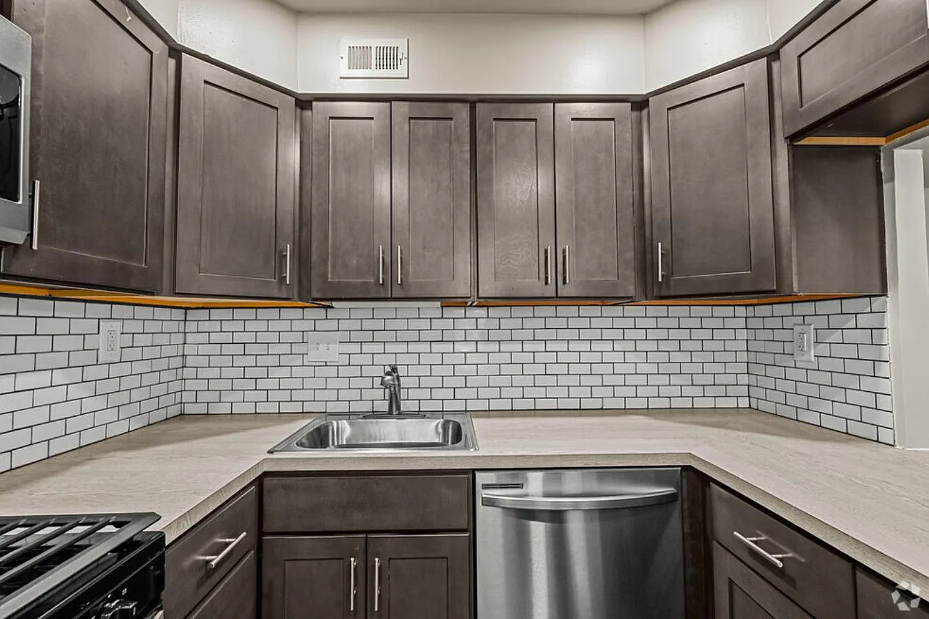 Colebrook Apartments — Photo 2