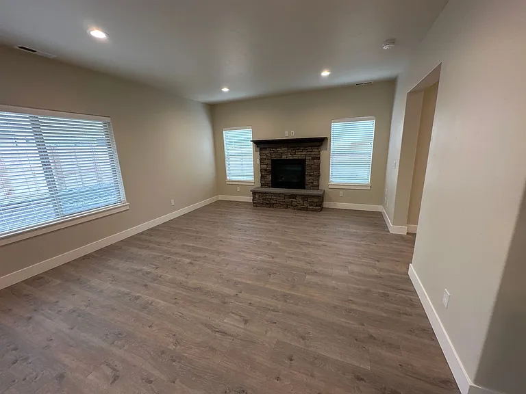 20589 SE Slate Ave — Photo 3