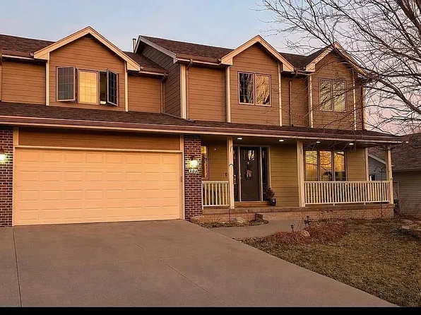 306 N 17th St, Indianola, IA 50125