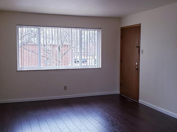 4th image of 26 Floweridge Ln #A