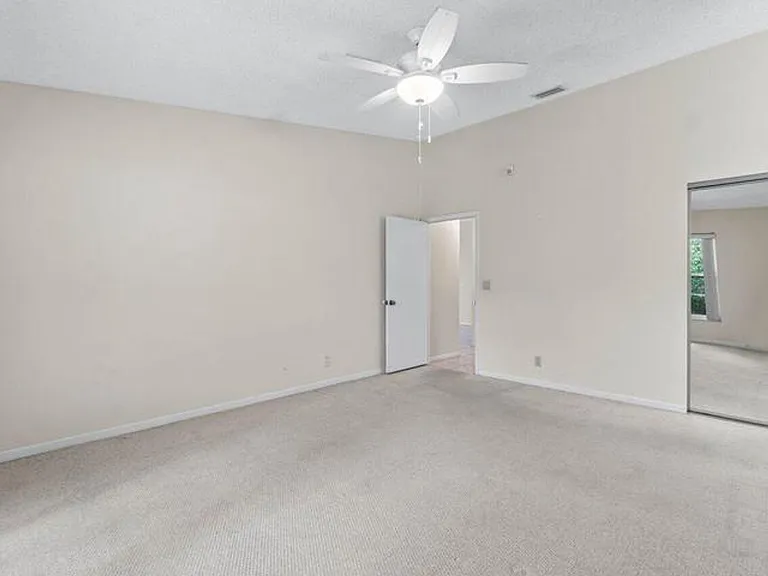 10001 Country Brook Rd — Photo 14