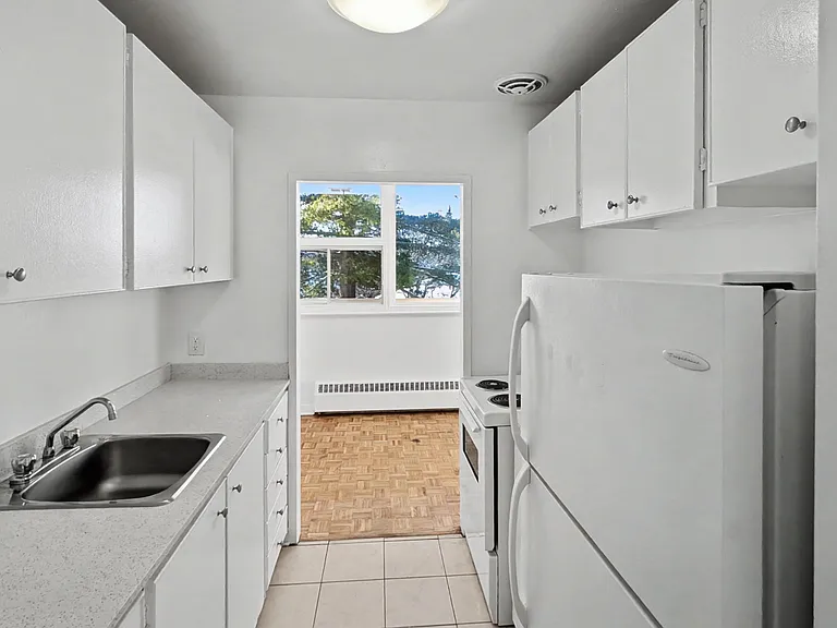 2660 Norberry Cres — Photo 43