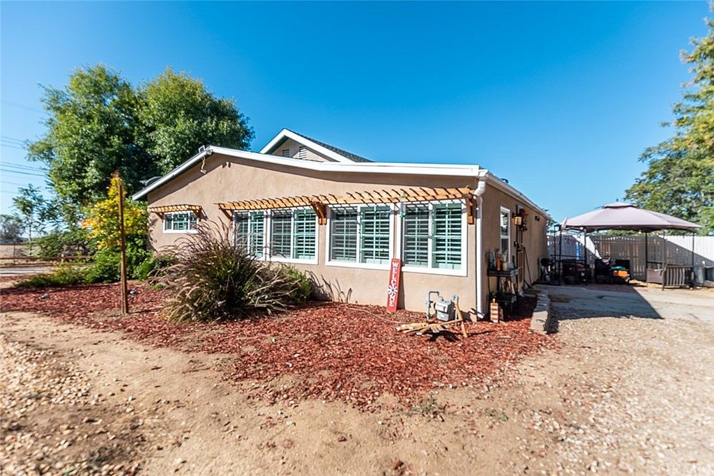 938 Douglas St, Calimesa, CA 92320 Zillow
