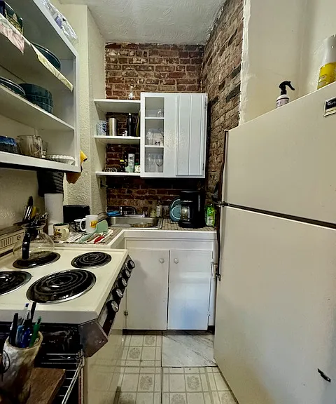 42 Anderson St #12 — Photo 3