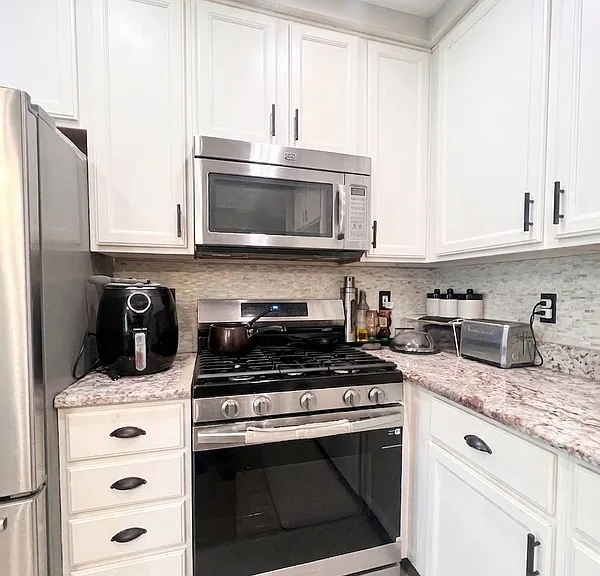 6314 Meadow Glade Ln — Photo 9