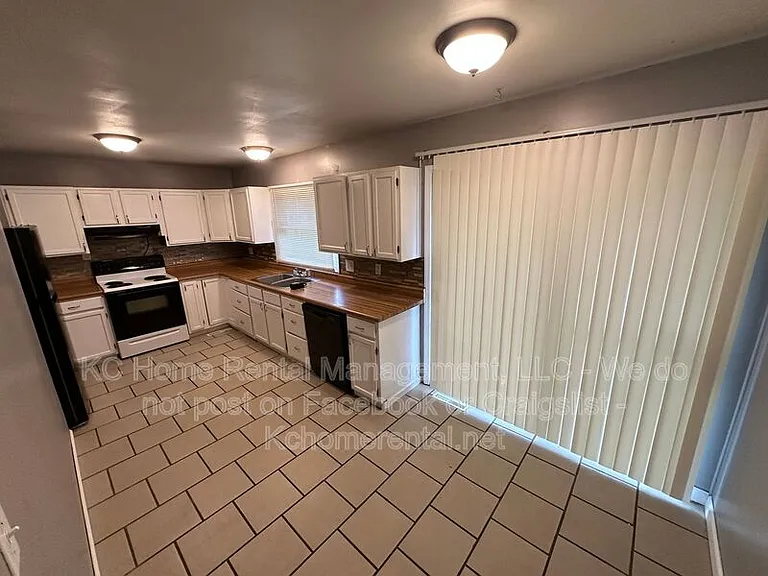 9019 Sycamore Way — Photo 3