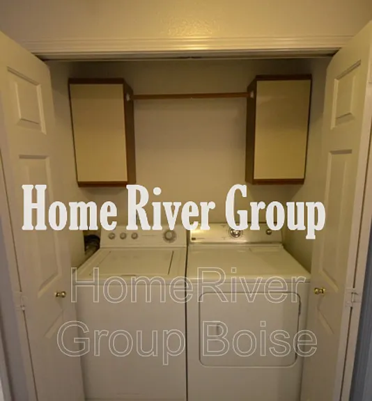 1982 E Old Saybrook Ln — Photo 10