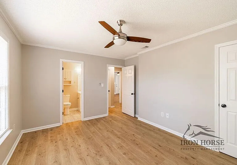 116 Barrington Dr #4 — Photo 12