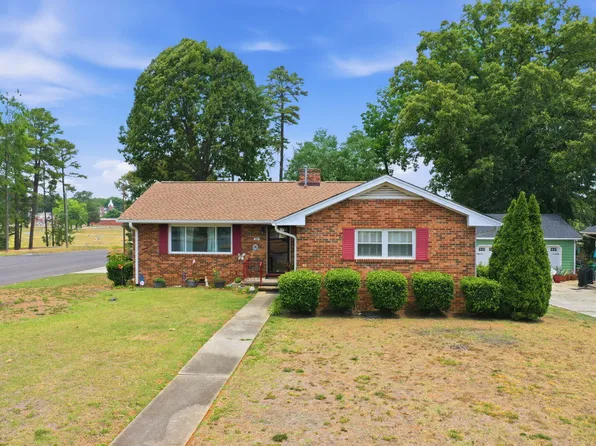 500 Oakwood Ln, Graham, NC 27253