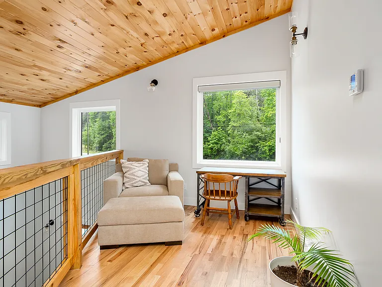 1278 Academy Rd — Photo 18