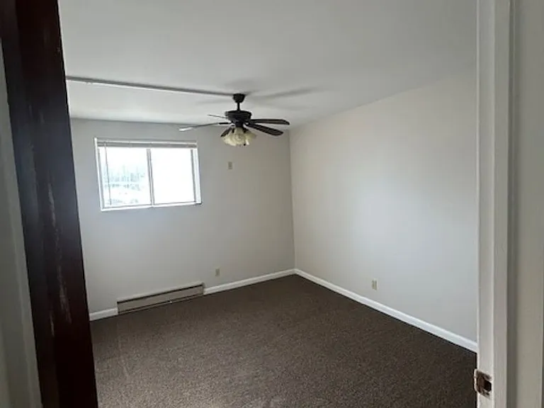 319 Hillcrest Dr — Photo 7