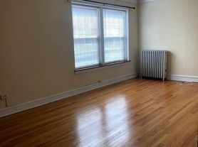 830 W Washington Blvd, Oak Park, IL