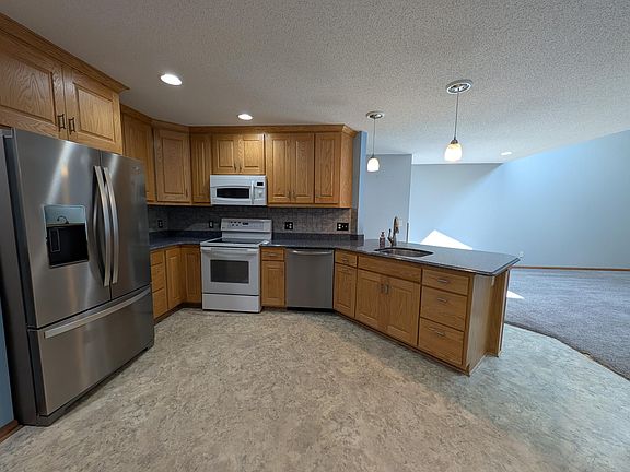 5th image of 2628 Viola Heights Dr NE