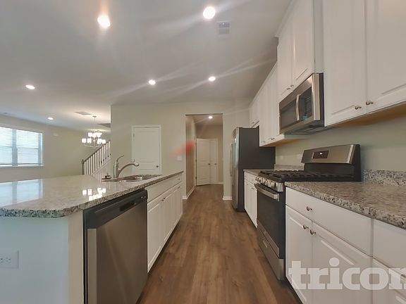 4th image of 148 Chapelcrest Ln
