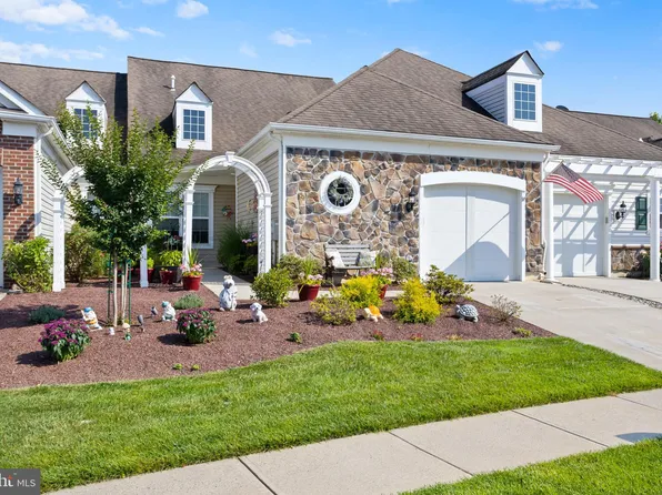 179 Sparrow Dr, Hamilton, NJ 08690