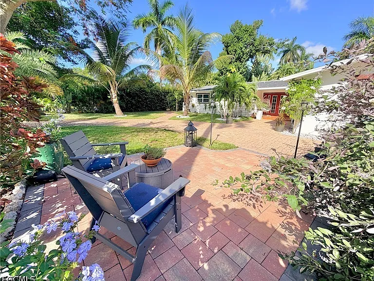 2702 McGregor Blvd — Photo 4
