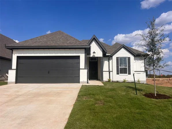 10105 Grace Dr, Waco, TX 76708
