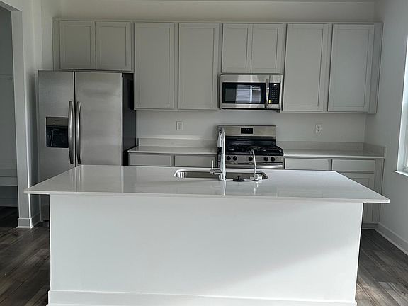 Kitchen Island, with under sink water filter