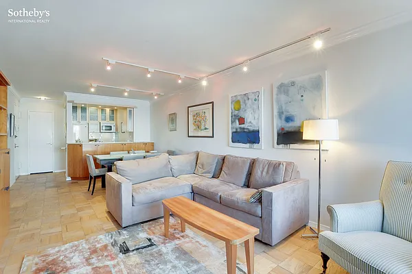 Sold by Sotheby's International Realty | media 1