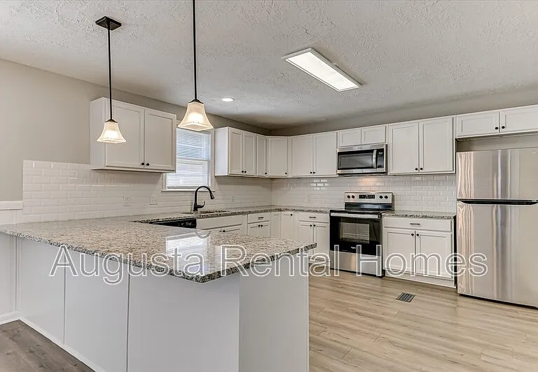 3210 York Dr — Photo 16