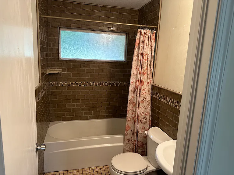 2309 4th Ave — Photo 3