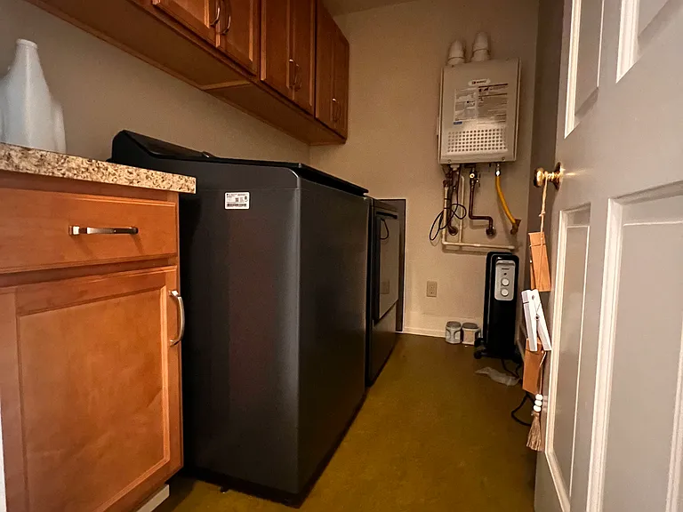 1413 Central St SE — Photo 16